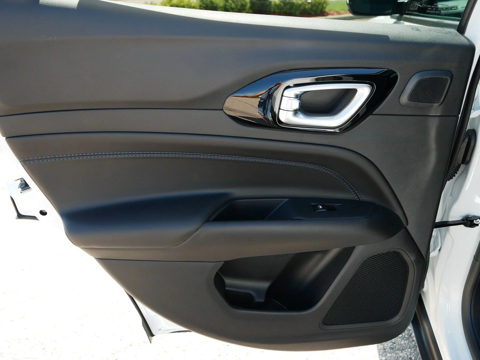 2025 Jeep Compass Limited - Photo 16