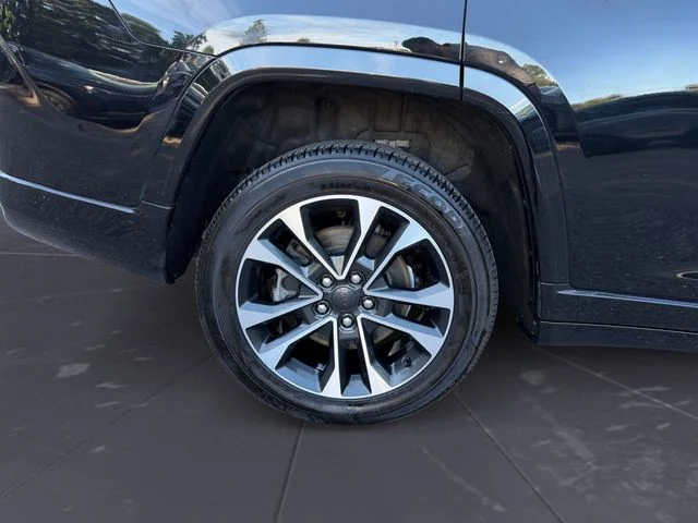 Used 2021 Diamond Black Crystal Pearlcoat Jeep Overland image 46