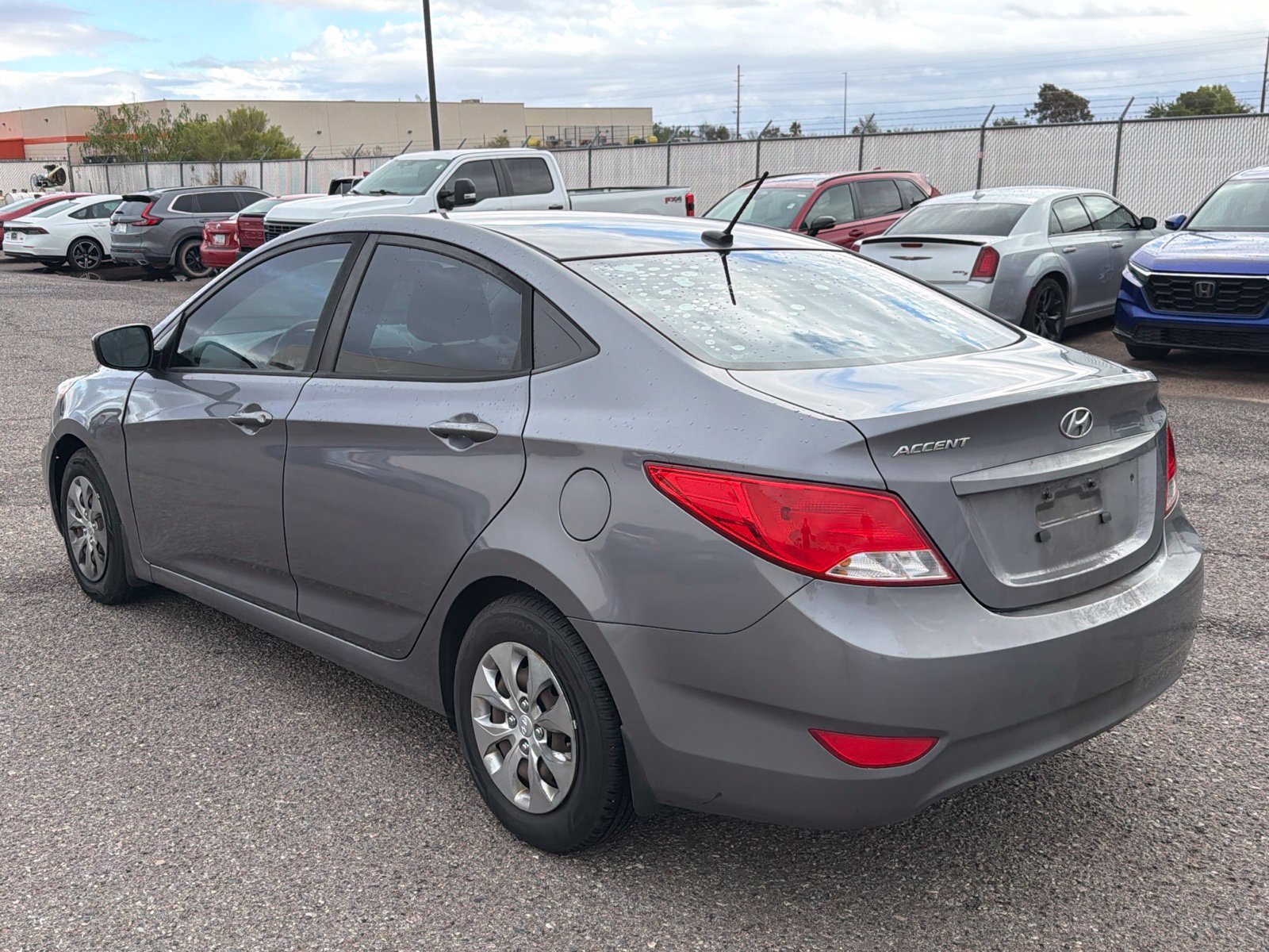 Used 2016 Gray Metallic Hyundai SE image 3