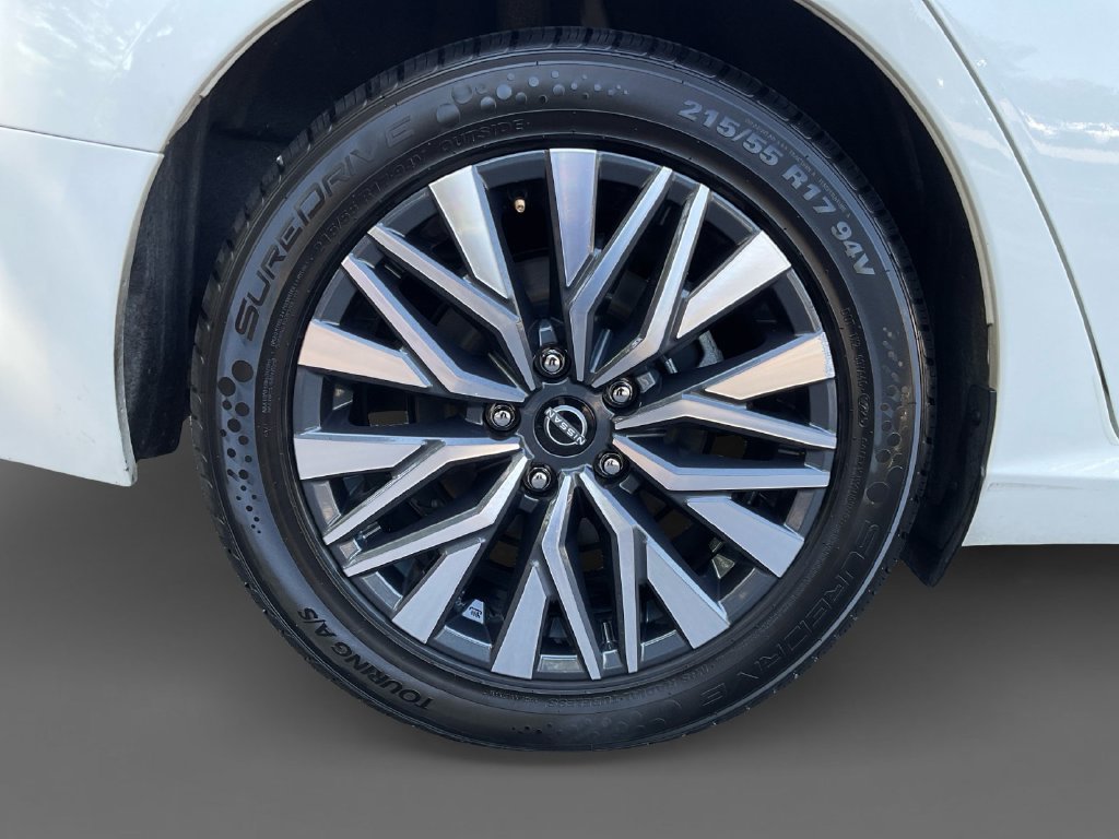 Used 2025 White Nissan 2.5 SV image 10