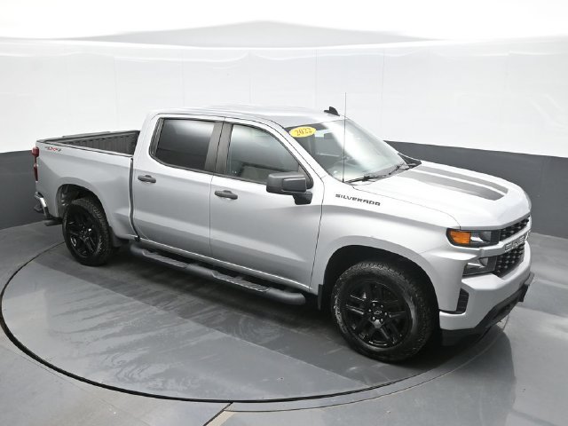 Used 2022 Silver Chevrolet Custom image 15