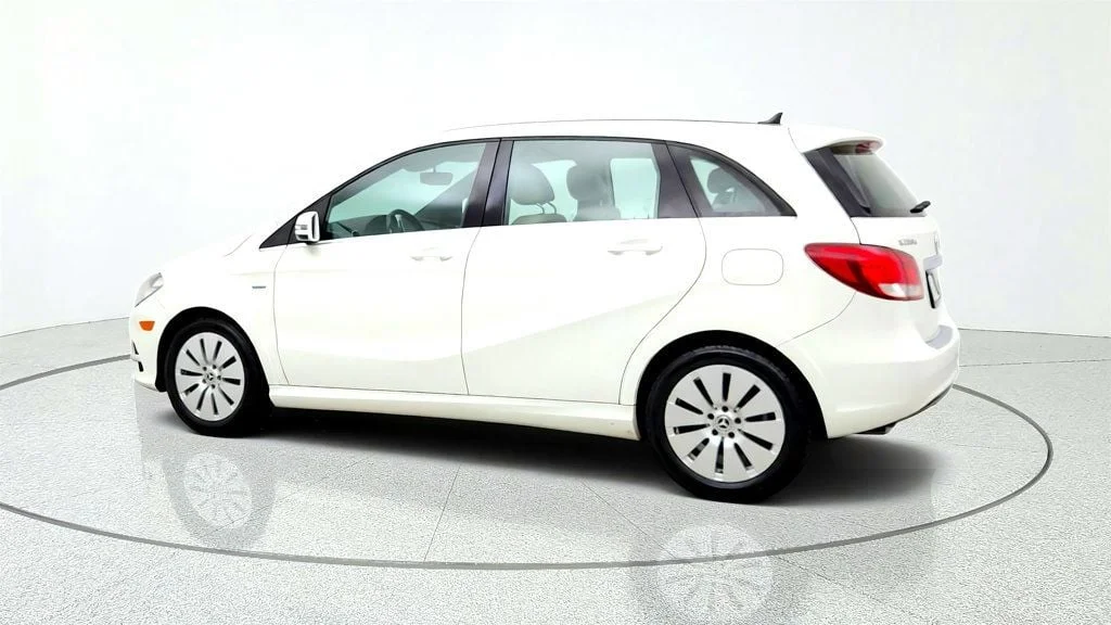 Used 2017 Cirrus White Mercedes-Benz B-Class B 250e Hatchback w/ Heated Seats & Blind Spot Assist image 7