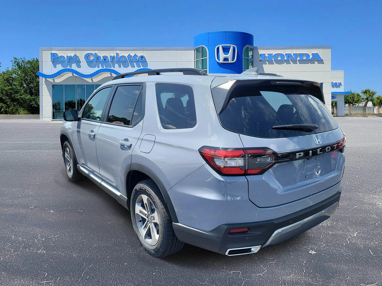 New 2026 Sonic Gray Pearl Honda EX-L image 3