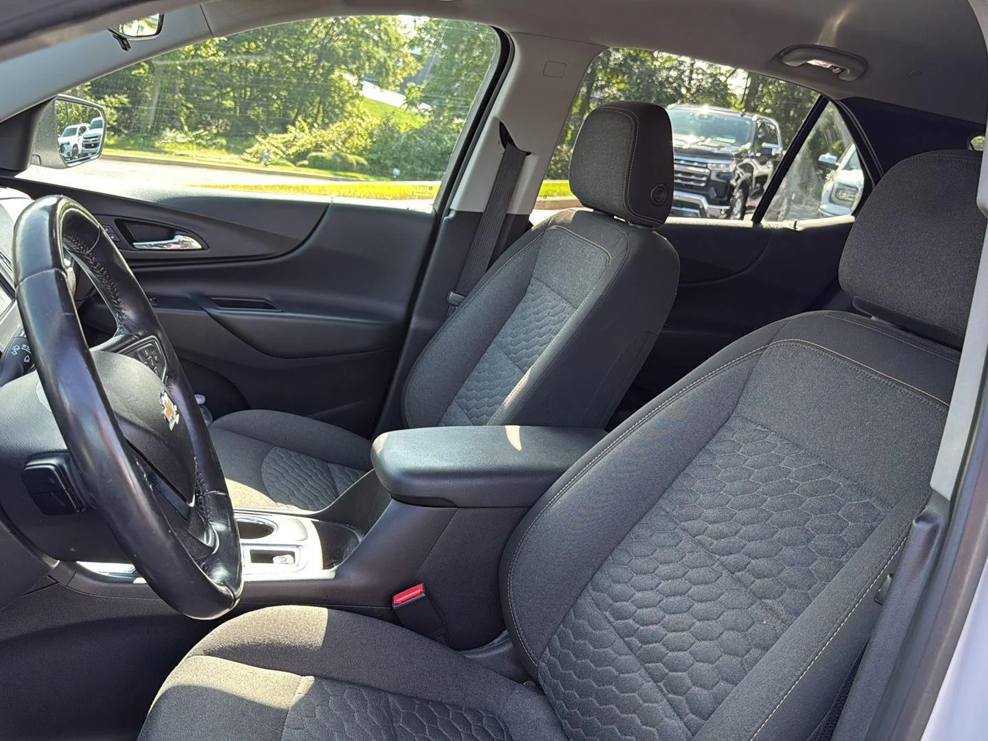 Used 2018 SUMMIT WHITE Chevrolet LT image 9
