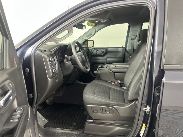 Used 2022 Dark Ash Metallic Chevrolet Custom image 6