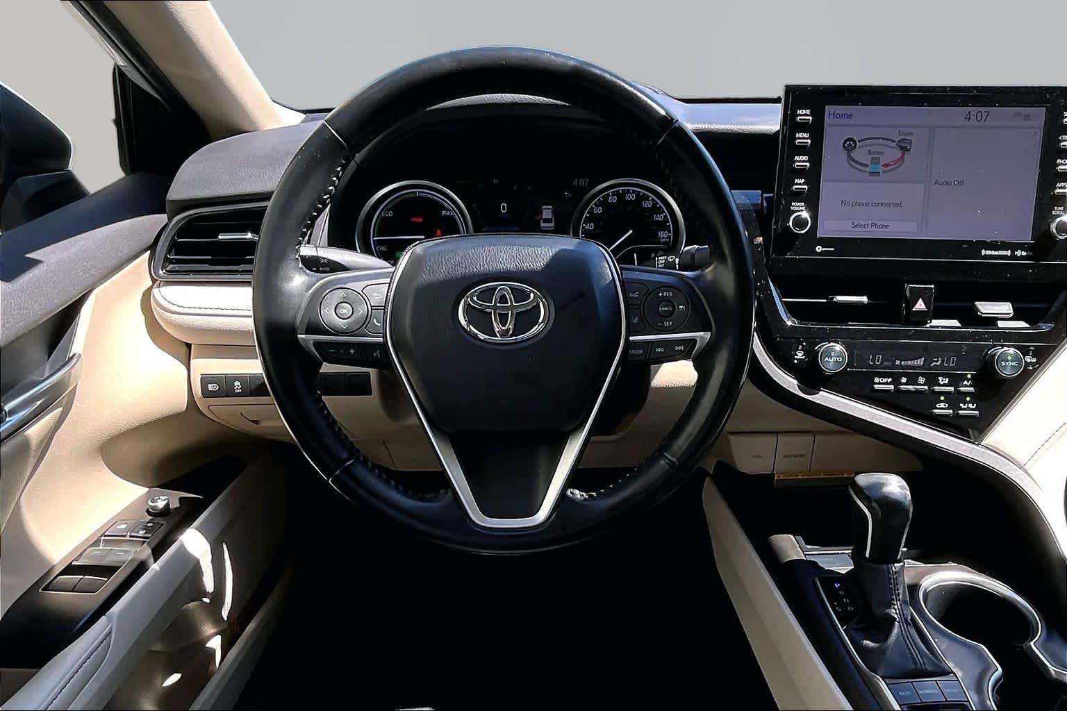 Used 2021 Wind Chill Pearl Toyota Hybrid XLE image 6