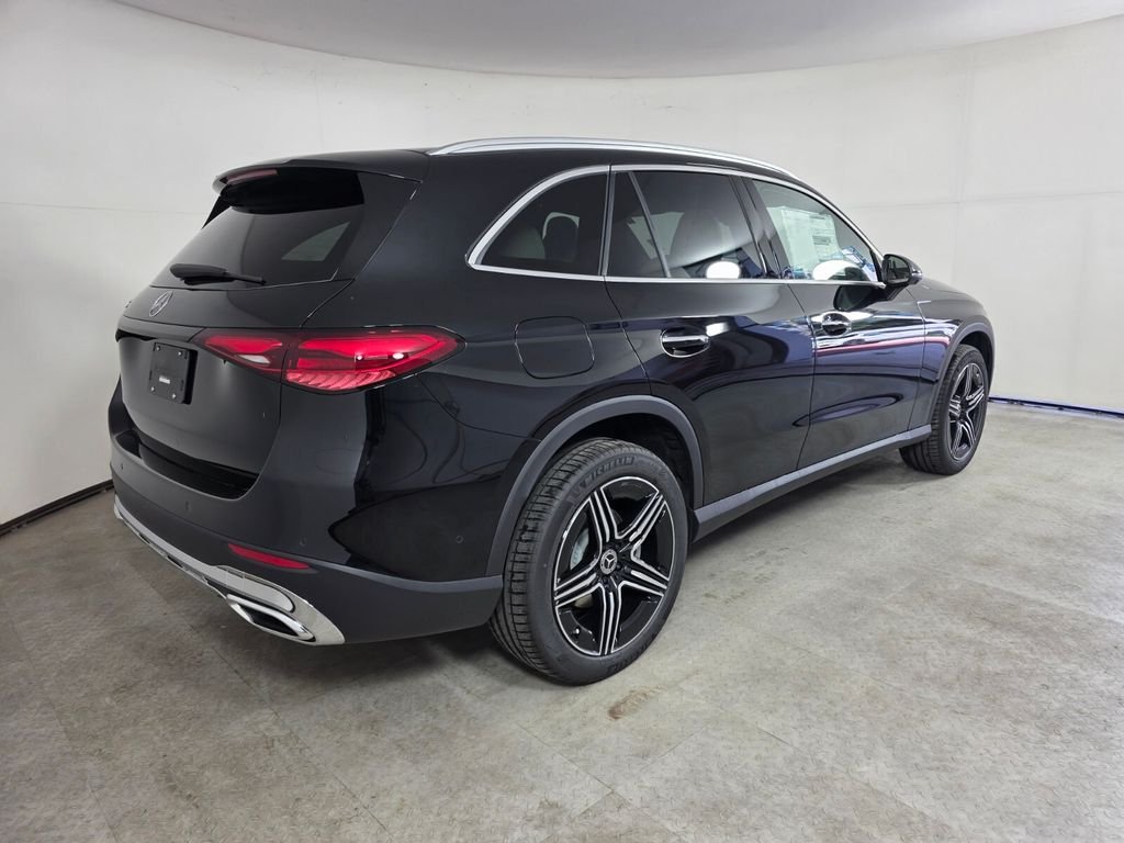 New 2027 Black Mercedes-Benz GLC 300 image 4