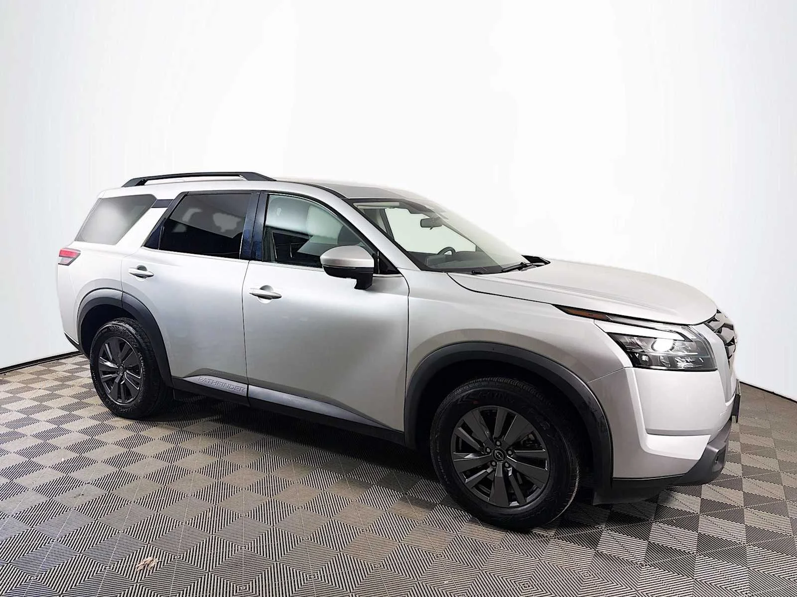 Certified Used 2024 Brilliant Silver Metallic Nissan SV image 3