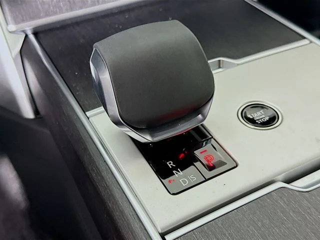 New 2026 Carpathian Grey Land Rover SE image 19