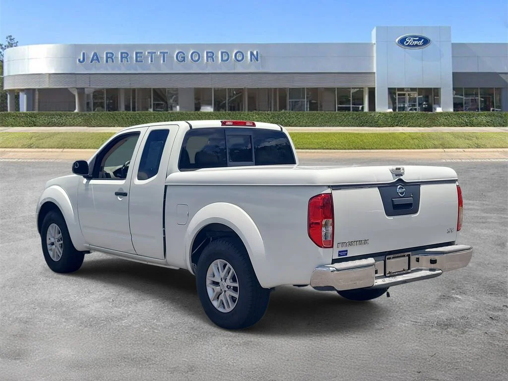 Used 2017 White Nissan SV image 3