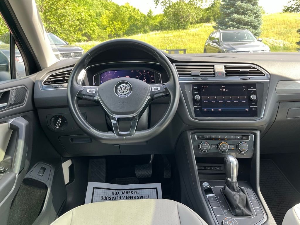 Used 2019 Green Volkswagen 2.0T SEL image 20