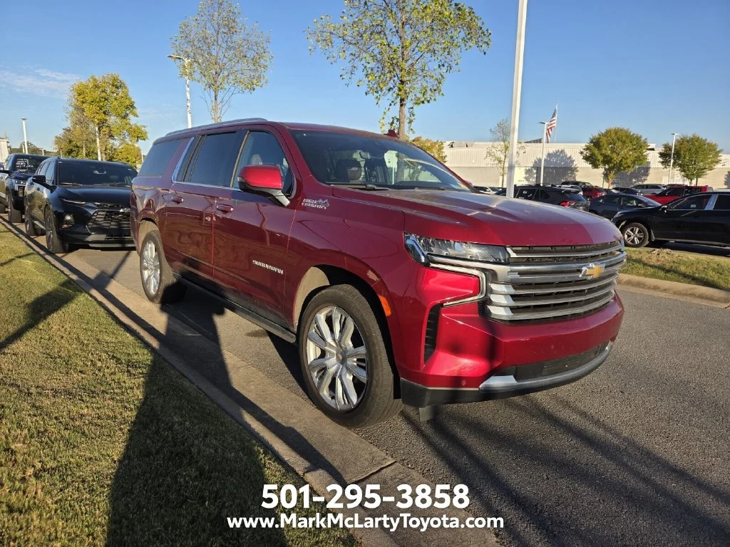 Used 2021 Red Chevrolet High Country image 3