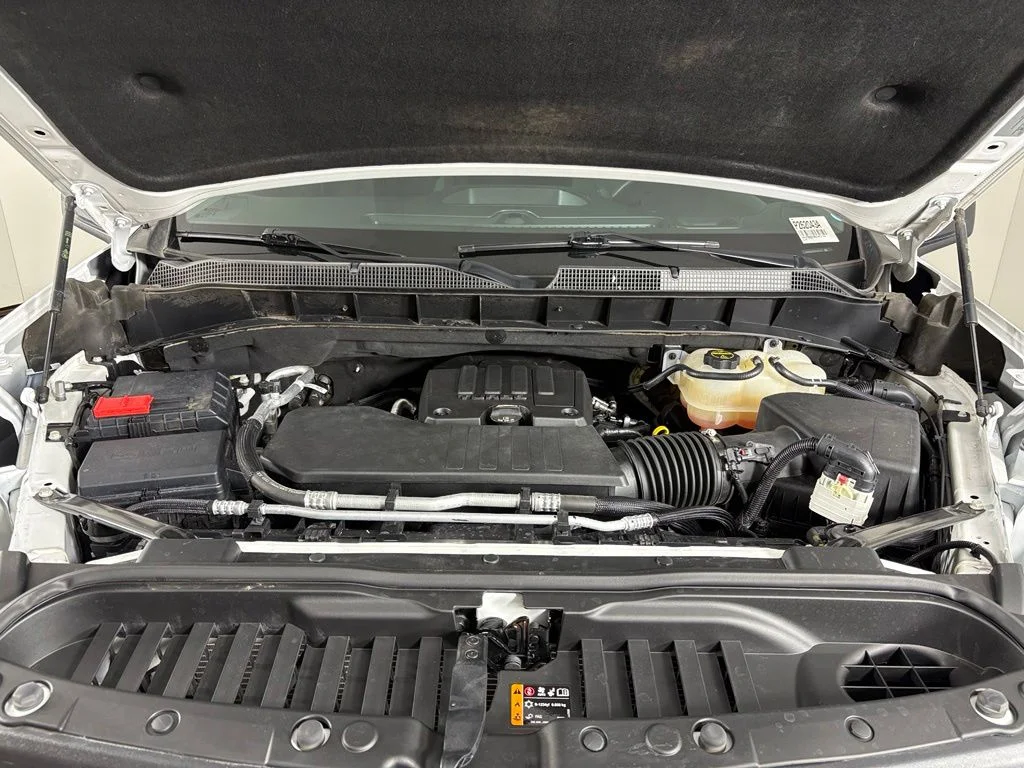 Used 2024 White Chevrolet Custom image 49