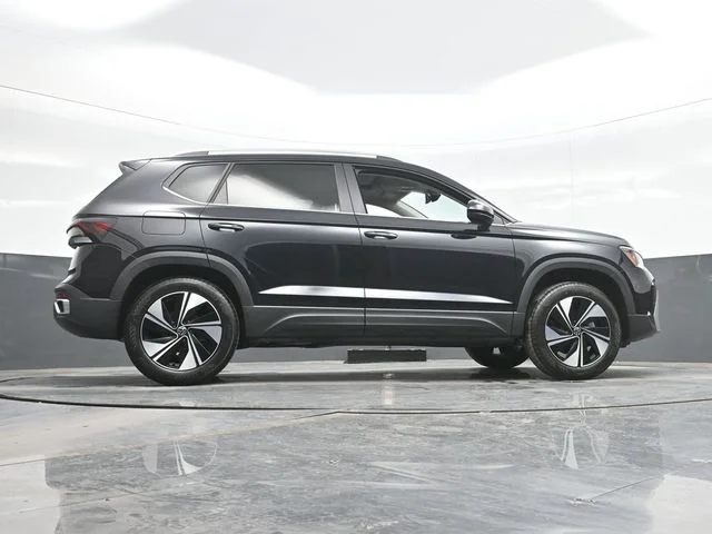 New 2026 Black Volkswagen 1.5T SE image 25