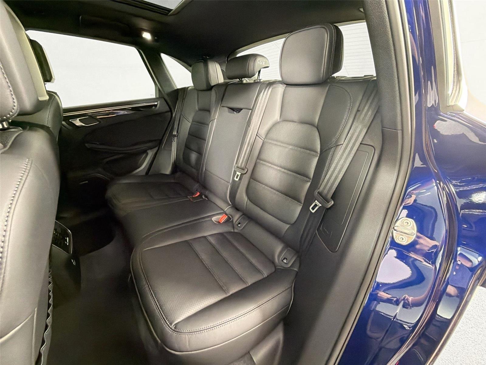 New 2026 Gentian Blue Metallic Porsche AWD image 26