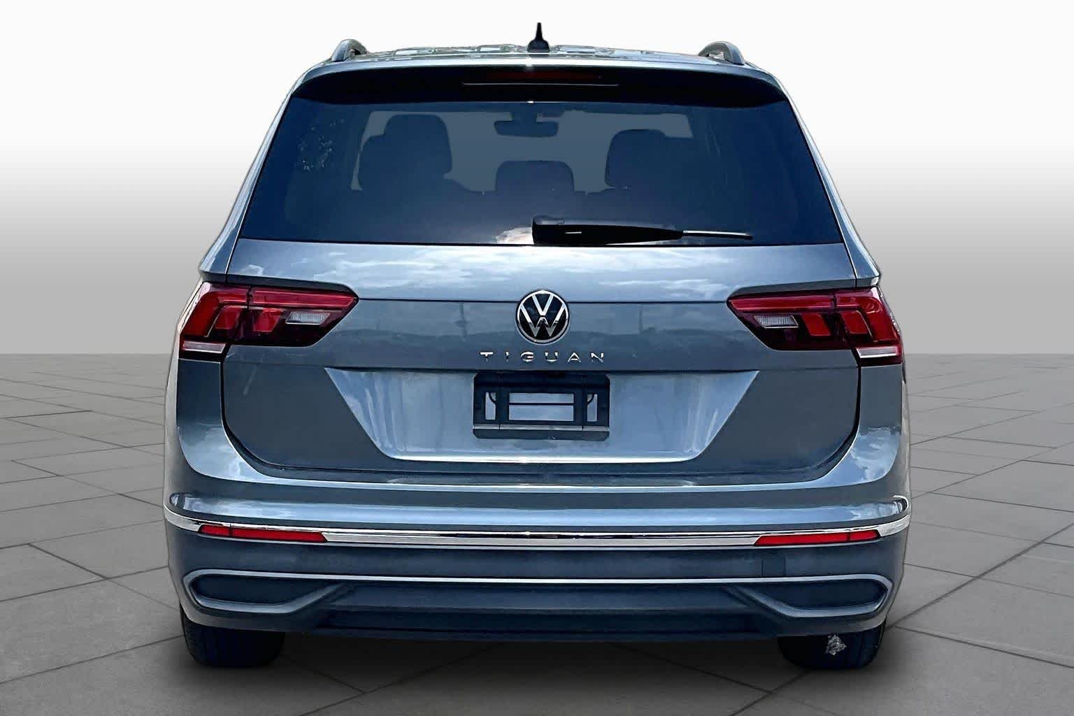 Used 2023 Platinum Gray Metallic Volkswagen S image 5