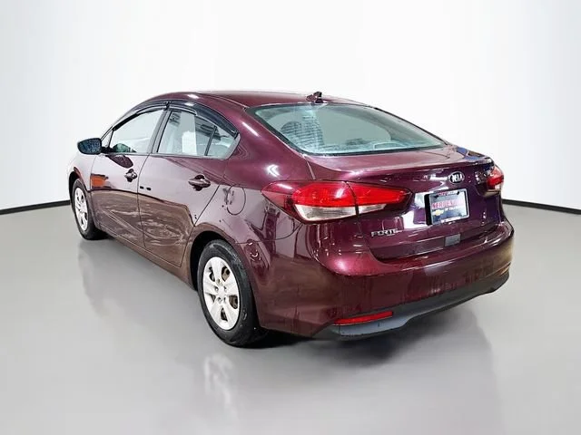 Used 2018  Kia LX image 8