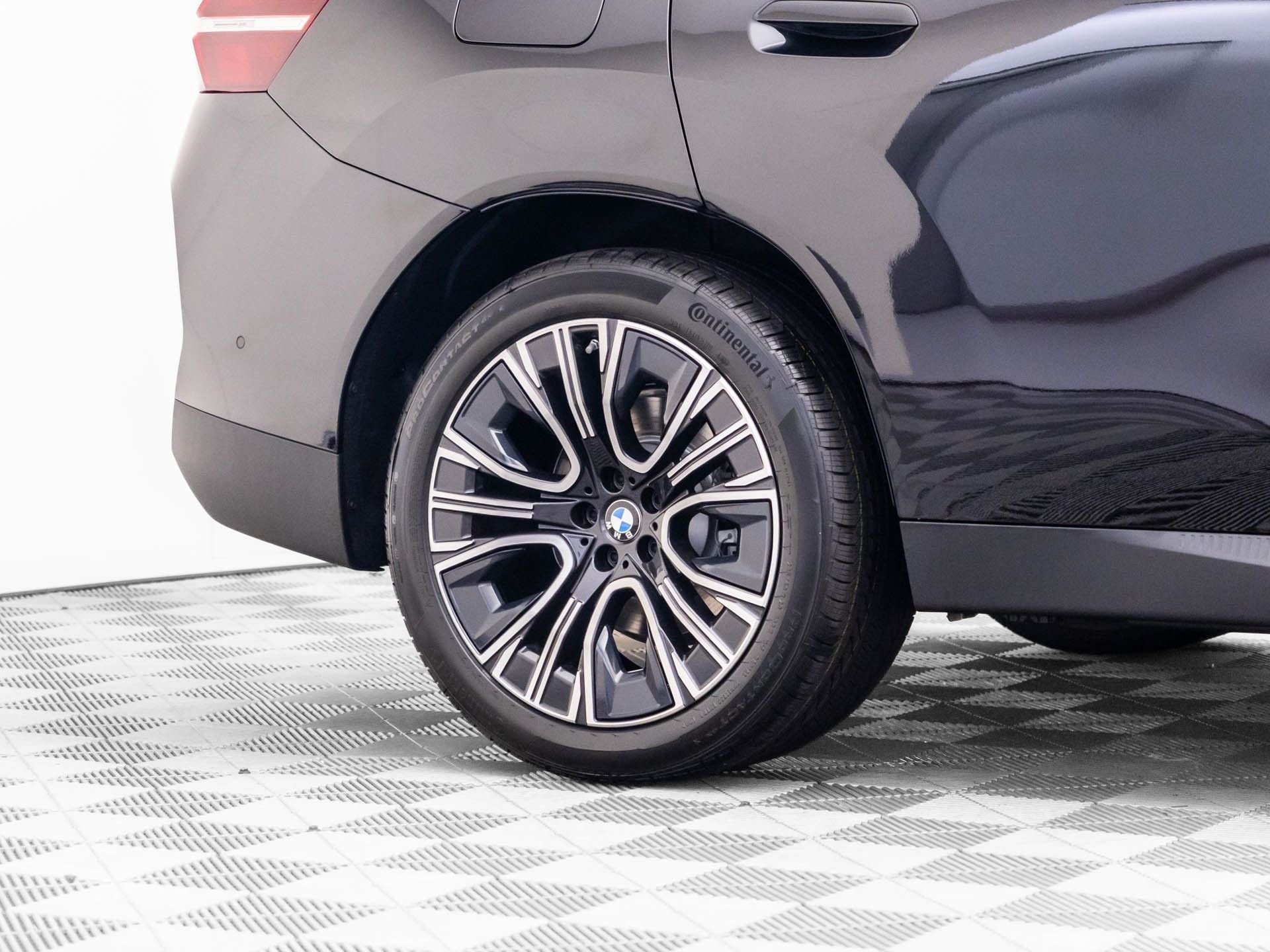 New 2026 Black Sapphire Metallic BMW 30 xDrive image 35