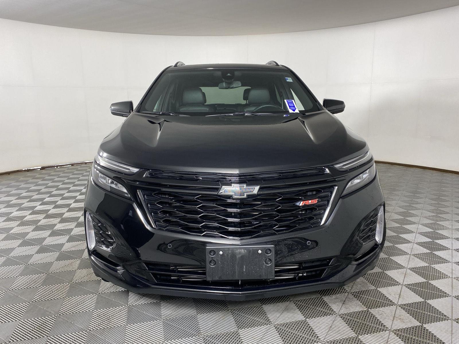 Used 2024  Chevrolet  image 2