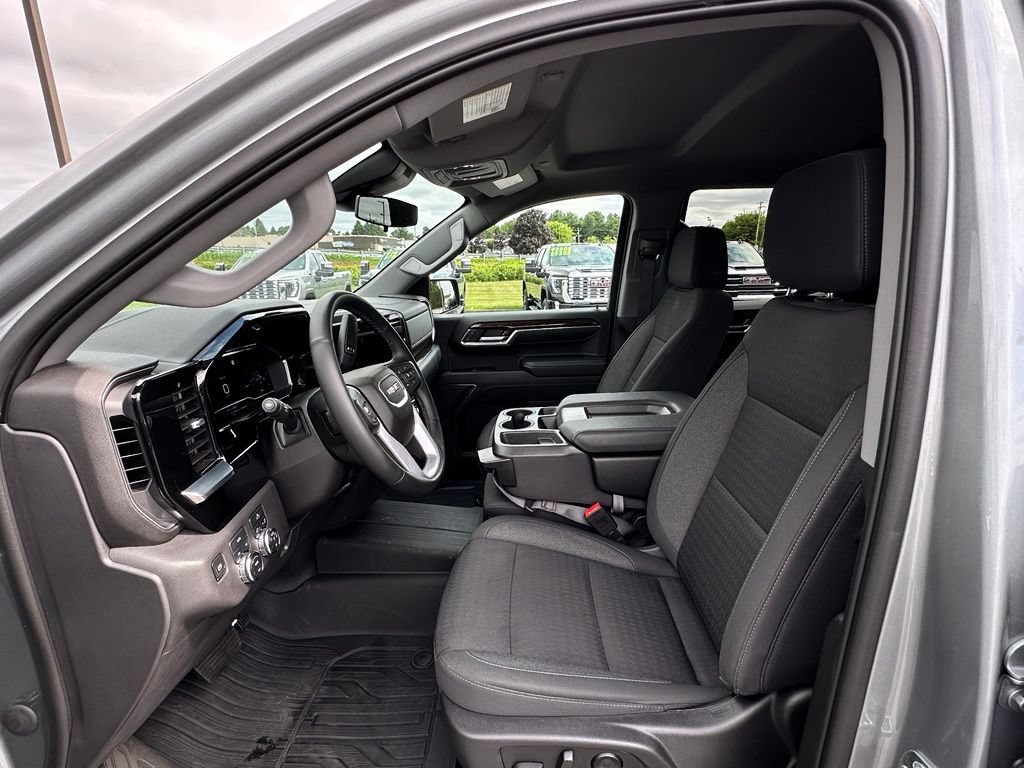 Used 2023 Sterling Metallic GMC Elevation image 19