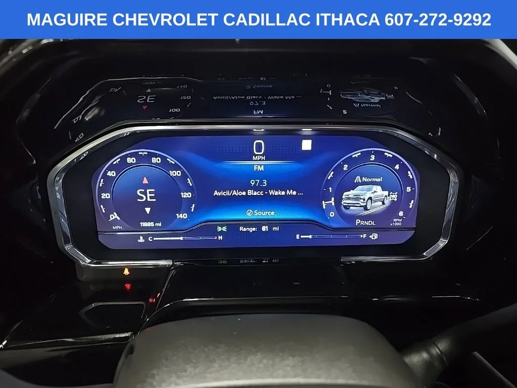 Used 2022 Summit White Chevrolet RST image 21