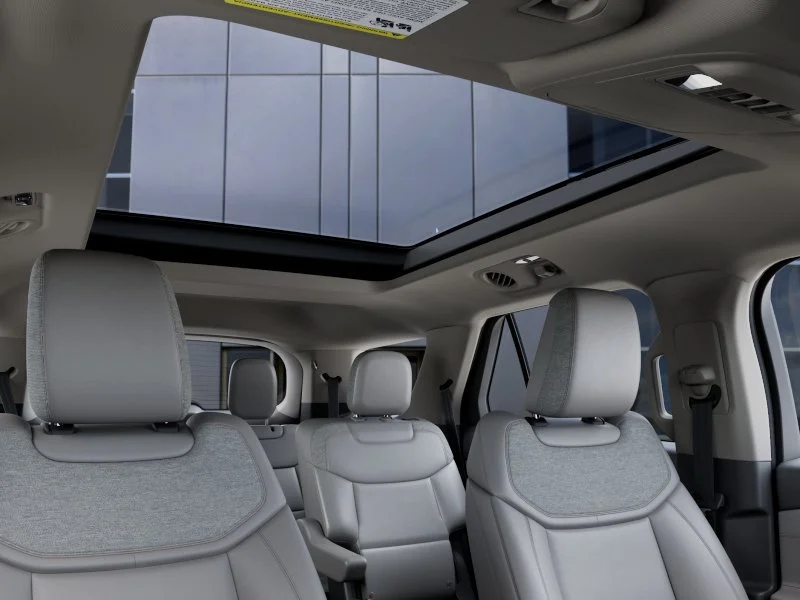 New 2027 Star White Metallic Tri-Coat Ford Active image 22
