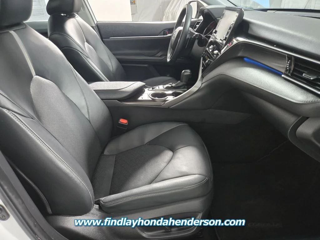 Used 2022 Pearl Toyota XSE image 21