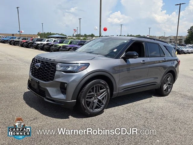 Used 2025 Gray Ford ST-Line image 3