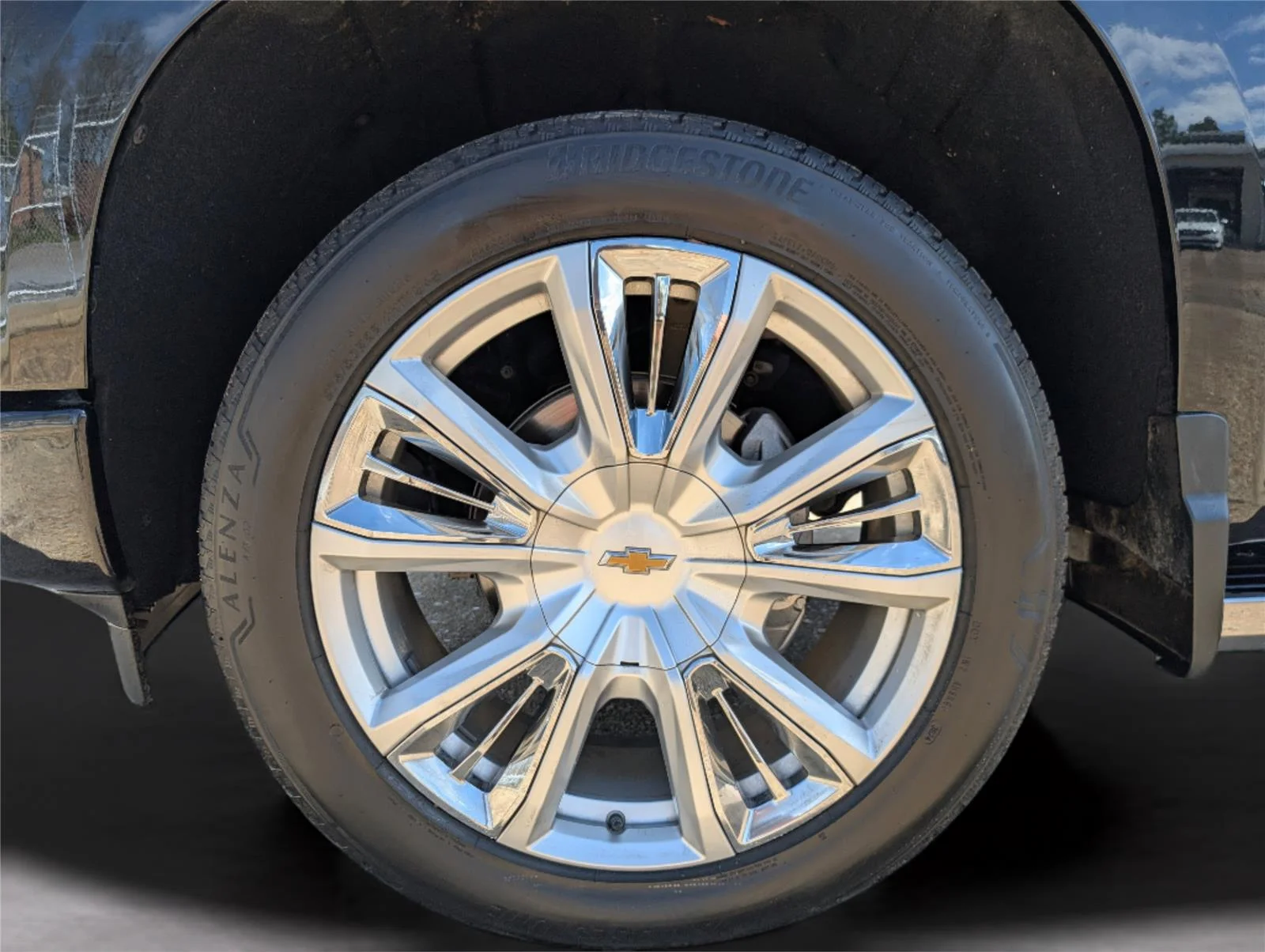 Used 2025 Black Chevrolet High Country image 9