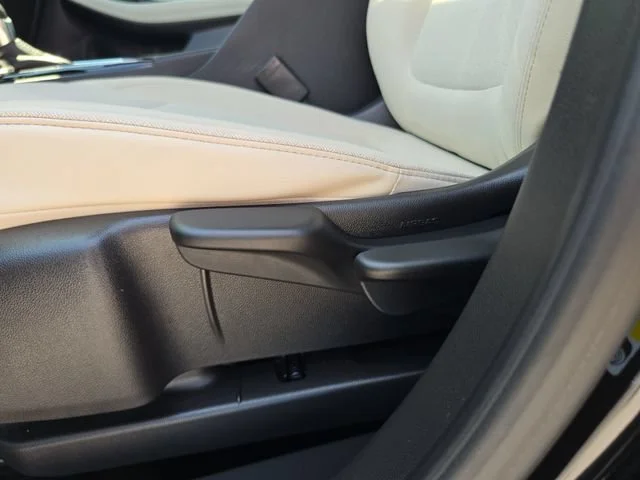 Used 2021 EBONY TWILIGHT METALLIC Buick Preferred image 18