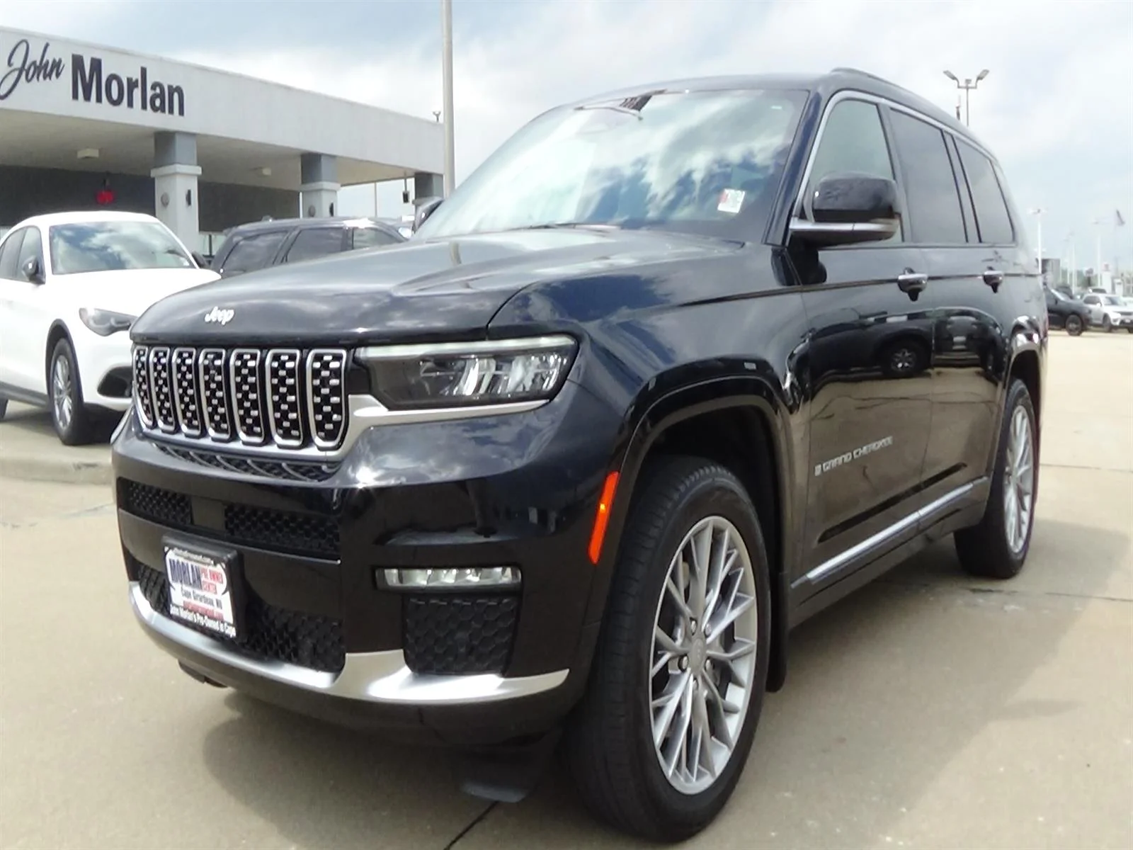 Used 2025 Diamond Black Crystal Pearl Coat (pxj) Jeep Summit image 2