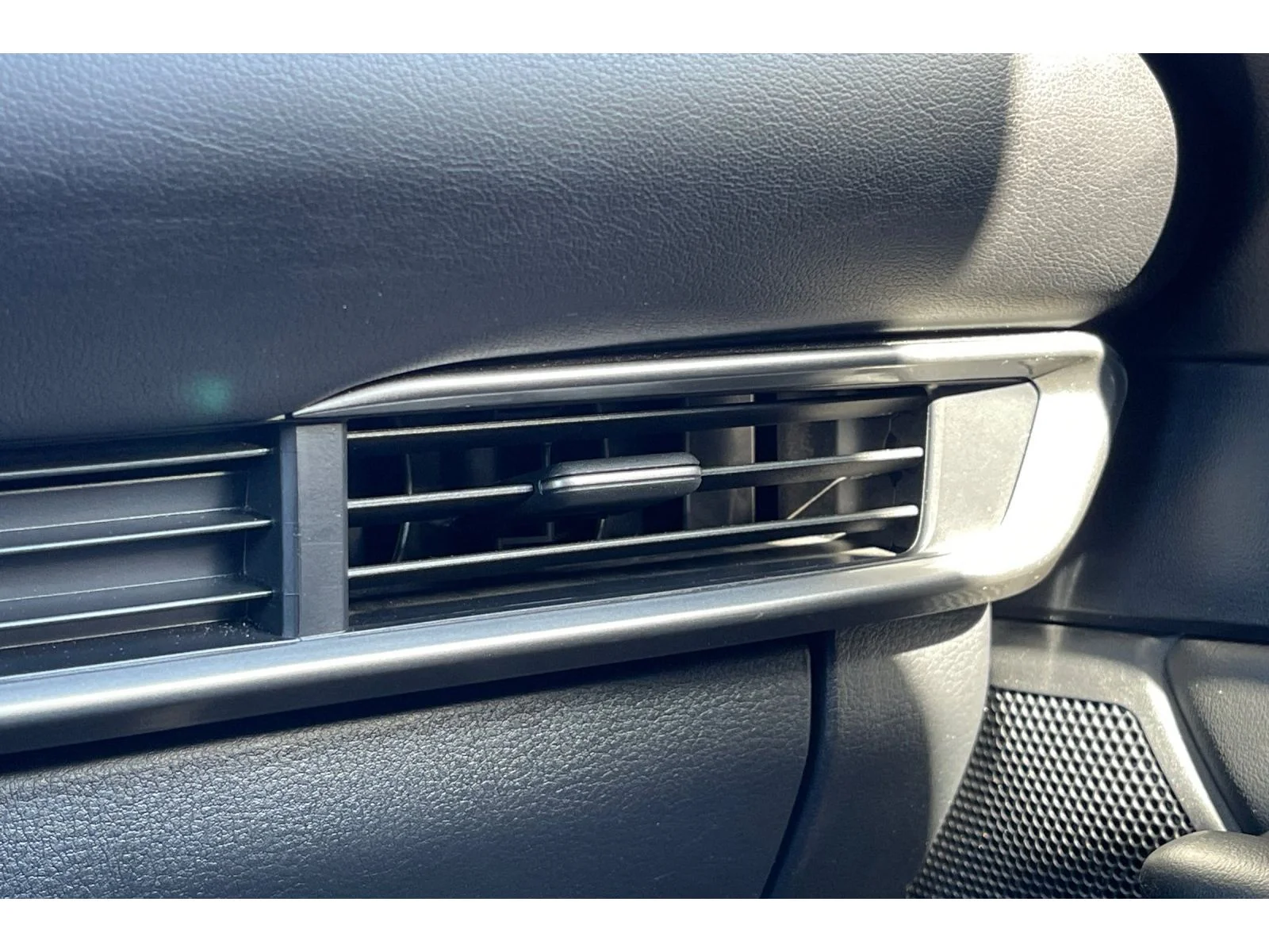 Used 2024 CERAMIC Mazda Select image 30