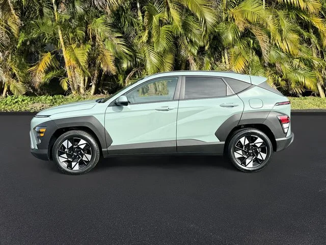 Used 2025 Green Hyundai SEL image 8
