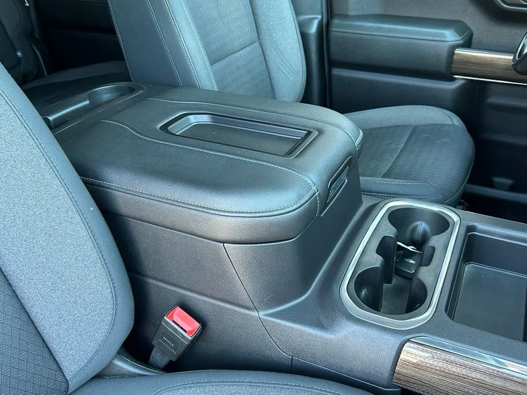 Used 2020 CAJUN RED TINTCOAT Chevrolet RST image 42