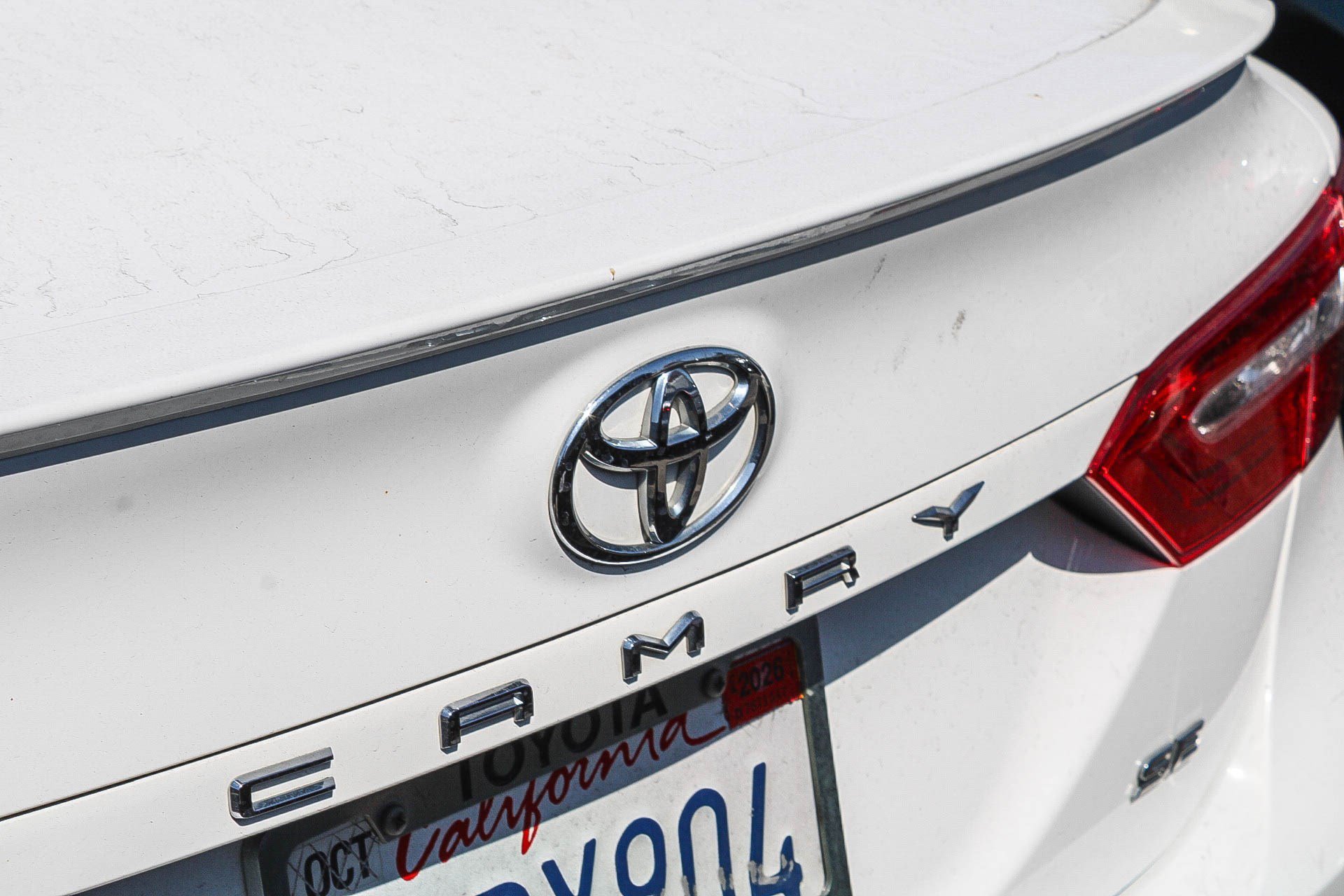 Certified Used 2020 Super White Toyota SE image 15