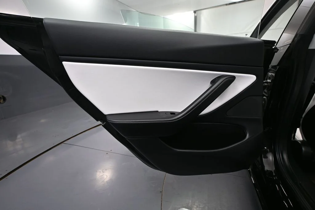 Used 2018 Black Tesla Long Range image 34