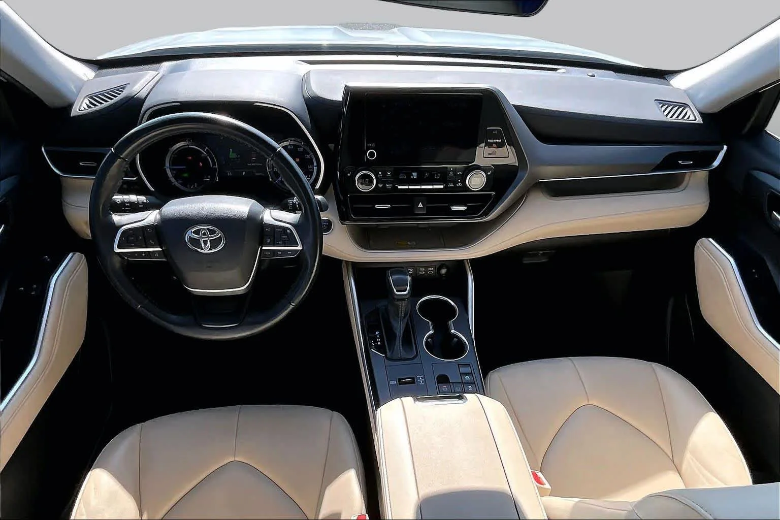 Used 2023 Wind Chill Pearl Toyota Hybrid XLE image 14