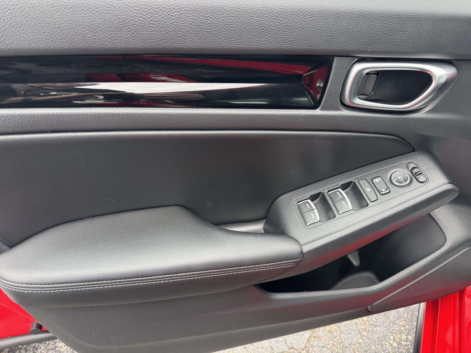 Used 2024  Honda EX-L image 15
