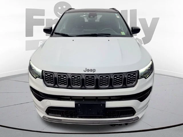 Used 2024 White Jeep Limited image 2