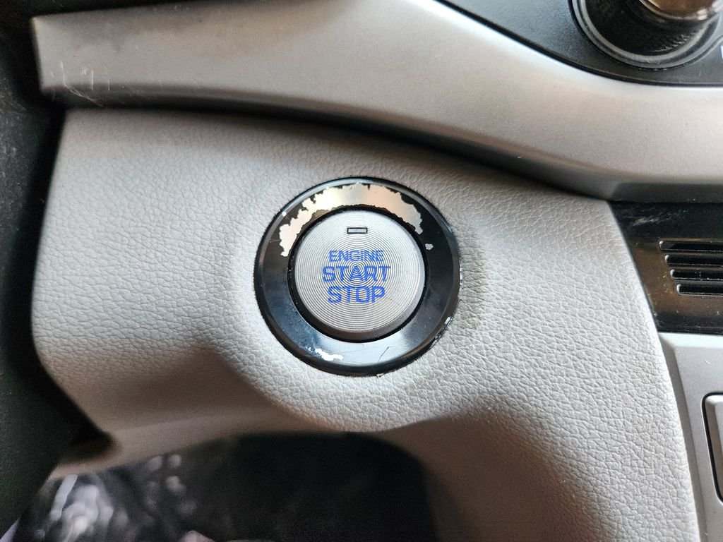 Used 2017  Hyundai SE image 22