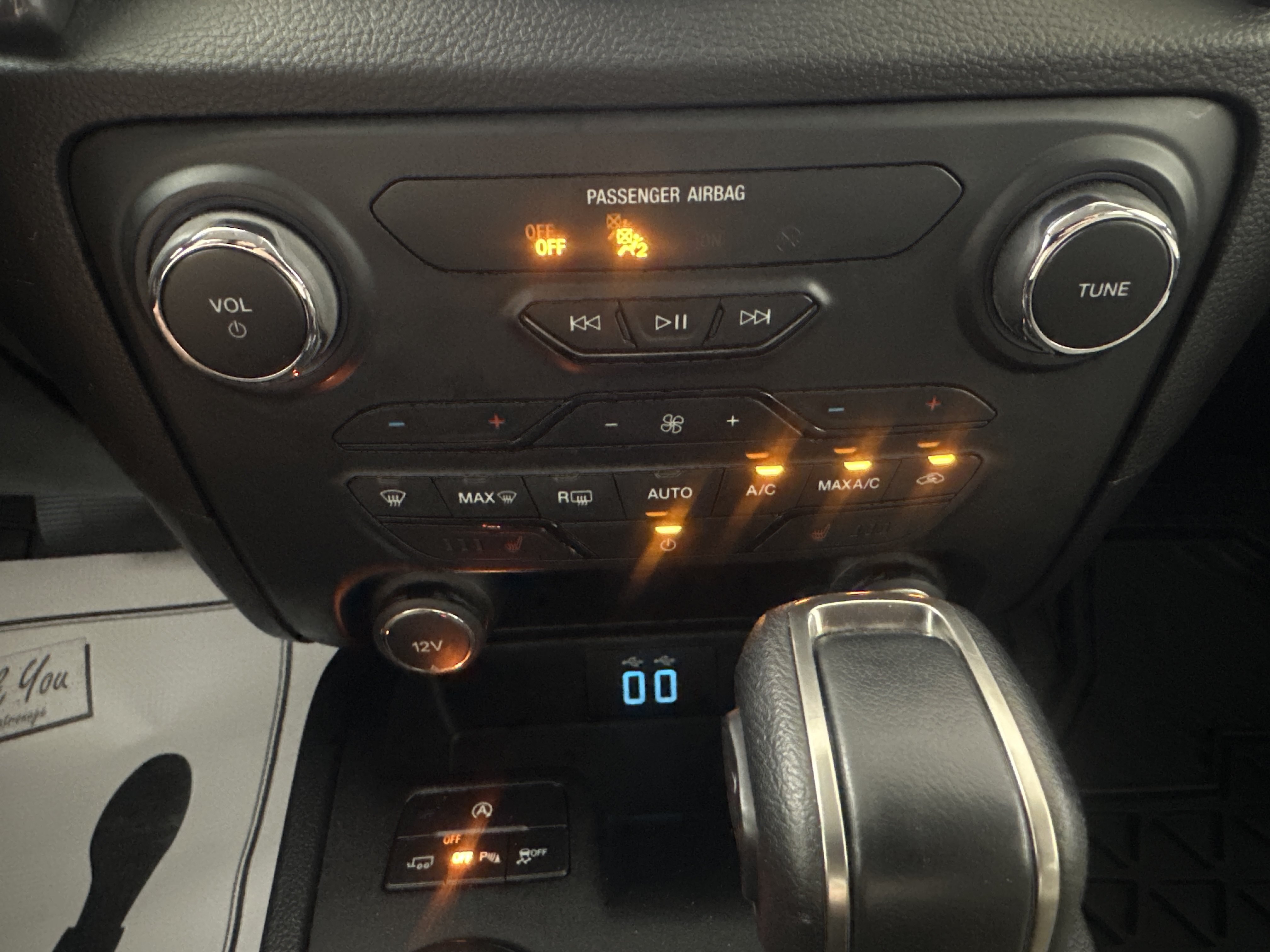 Used 2019 White Ford  image 21