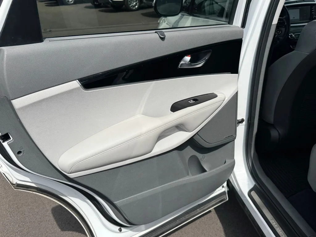 Used 2019 White Kia SX image 13