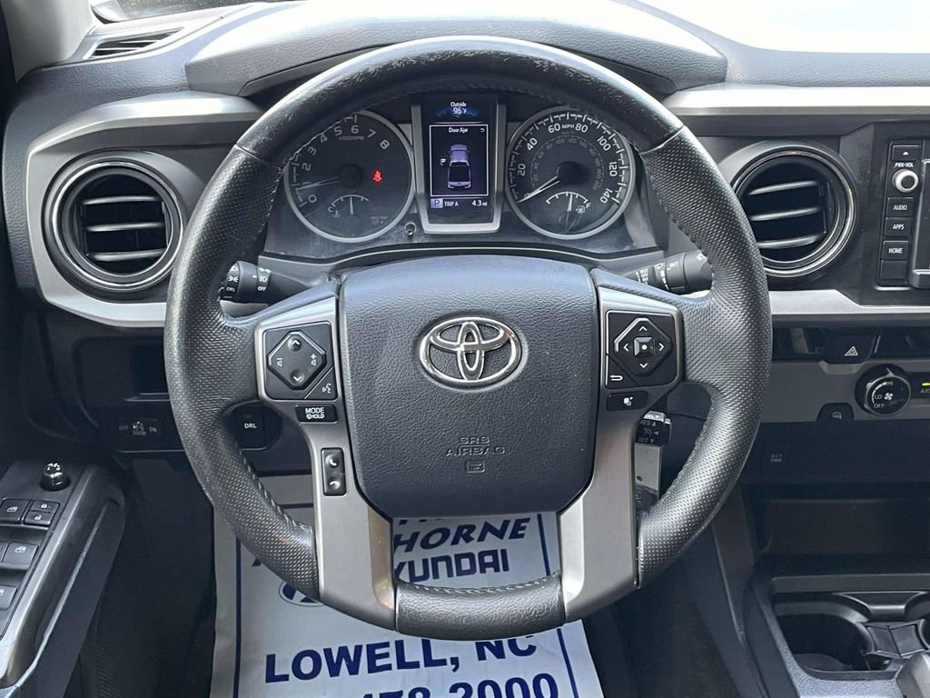 Used 2017  Toyota SR5 image 12
