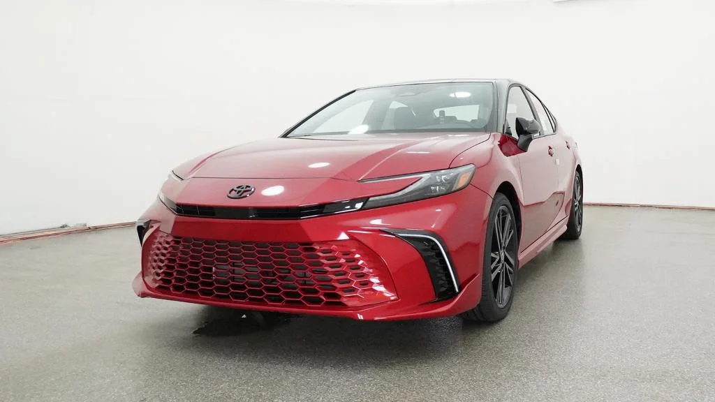 New 2026 Supersonic Red with Midnight Black Metallic roof Toyota XSE image 19