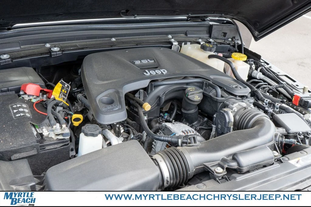 Used 2021 Black Clearcoat Jeep Overland image 33