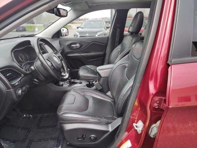 Used 2020 Red Jeep Trailhawk image 14
