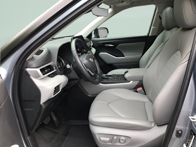 Certified Used 2024  Toyota XLE image 16
