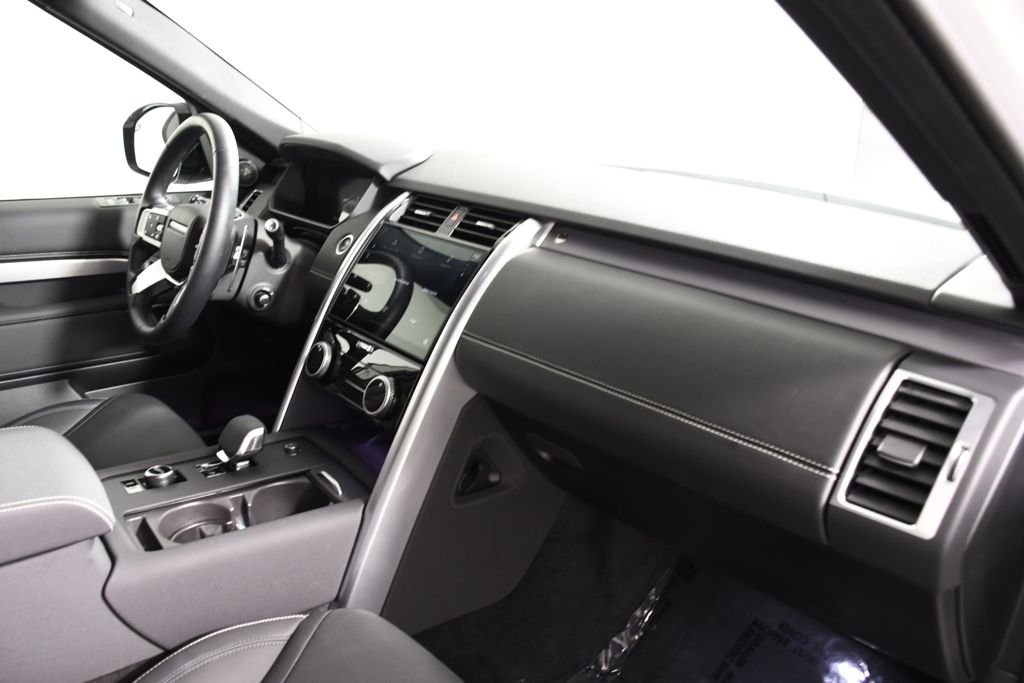 Certified Used 2025 Fuji White Land Rover Dynamic SE image 19