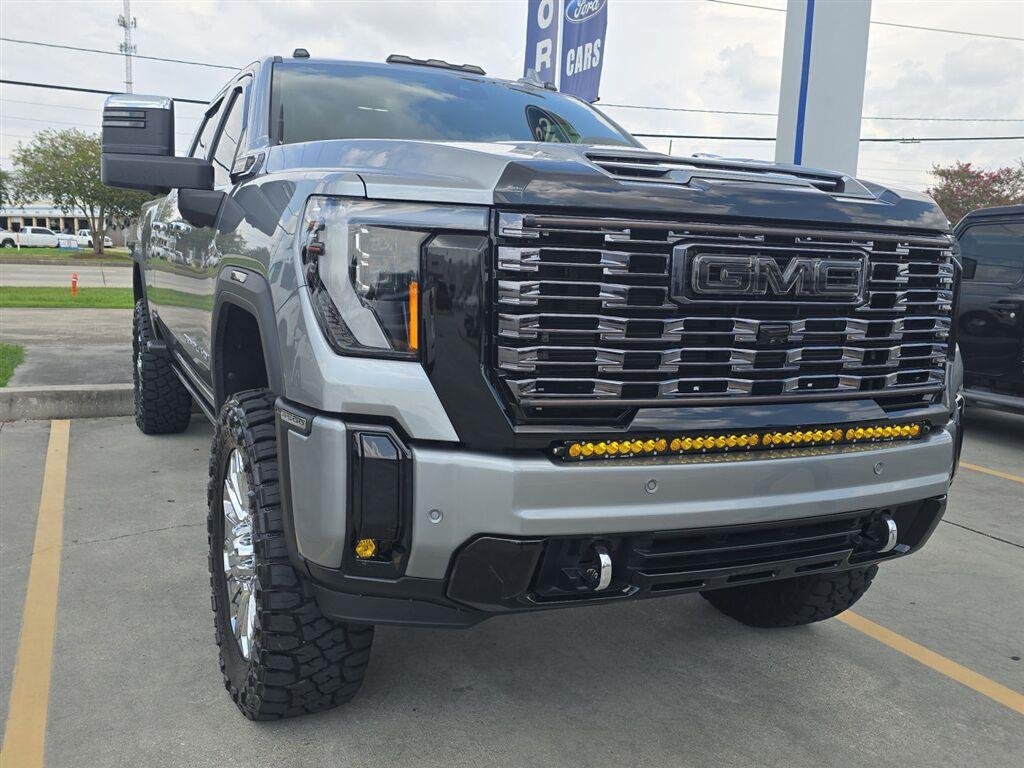 Used 2025 Sterling Metallic GMC Denali Ultimate image 2