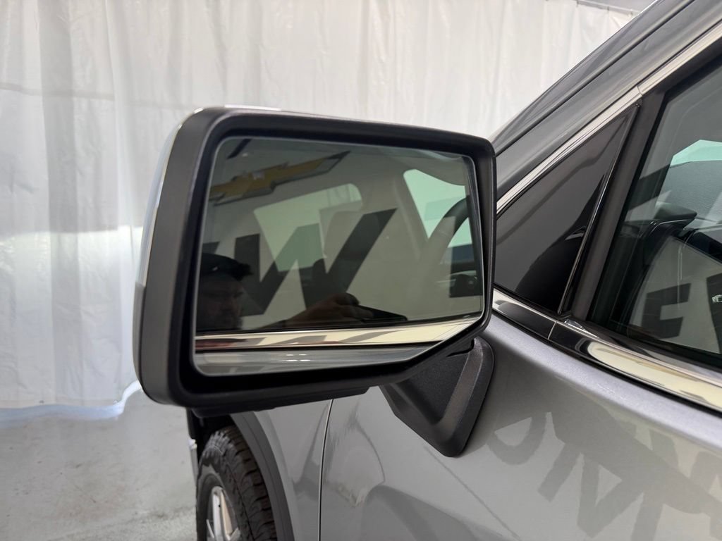 2026 GMC Sierra 1500 SLT - Photo 9
